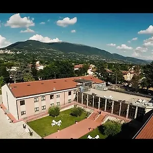 casa-leonori.hotels-perugia.com/